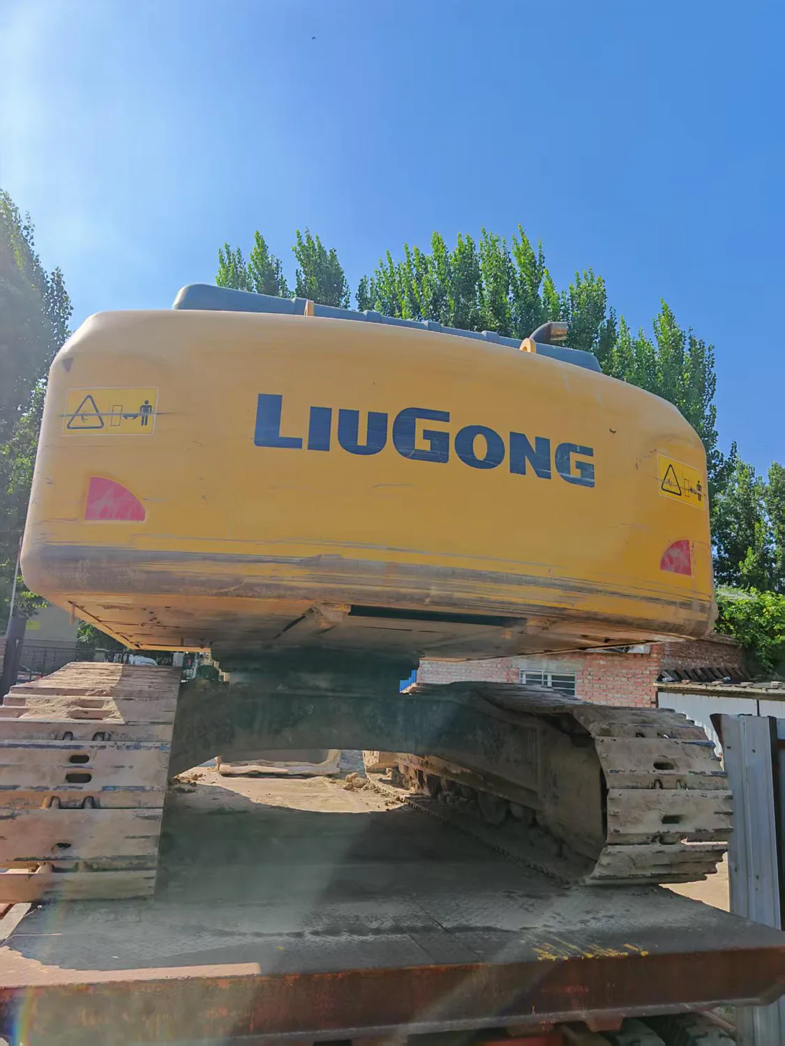 2017 used LiuGong 922E excavator - view 2
