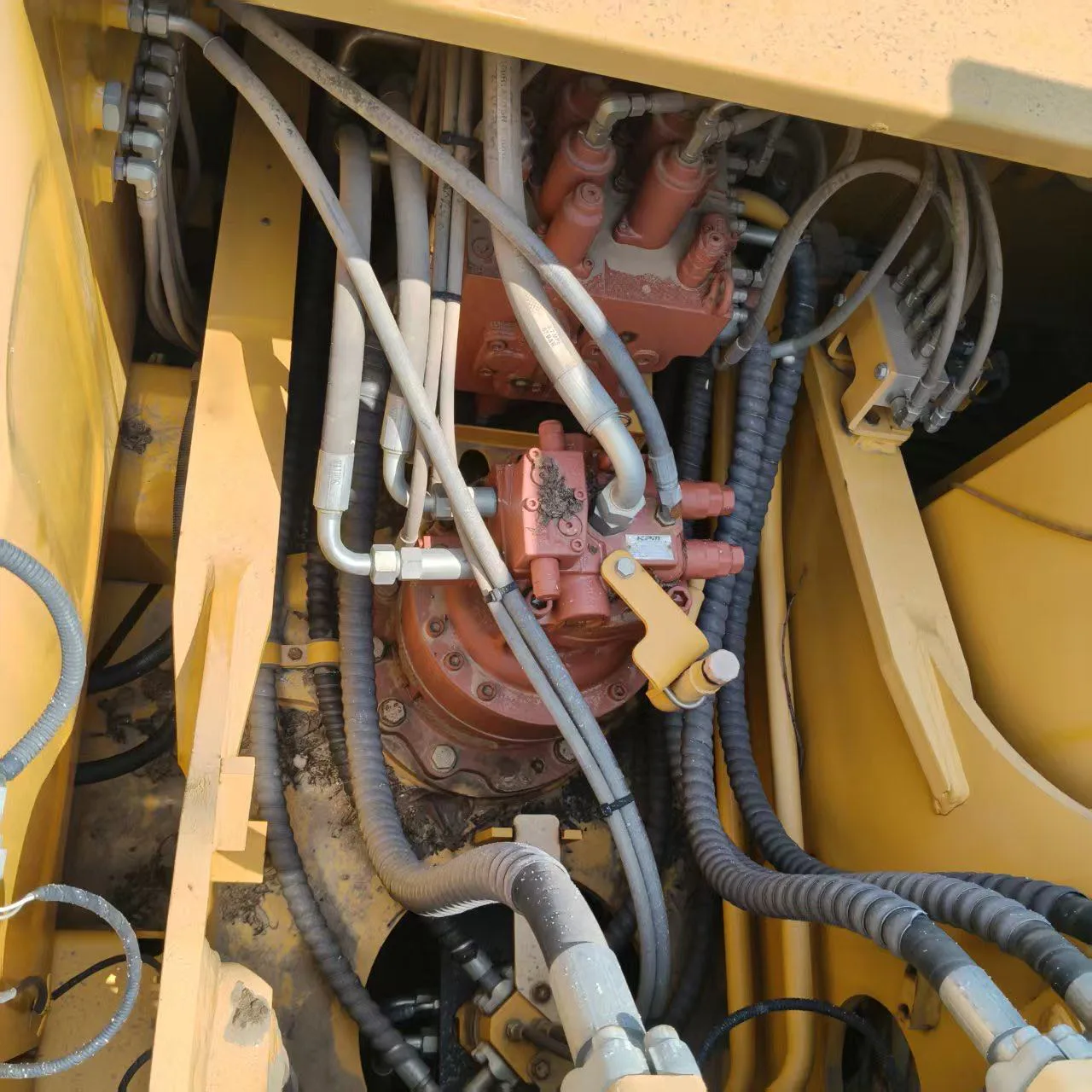 2017 used LiuGong 922E excavator - view 4