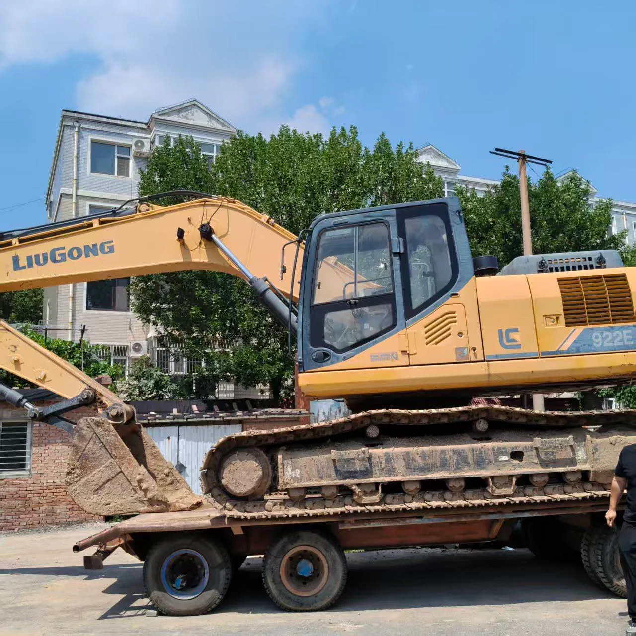 2017 used LiuGong 922E excavator - view 5