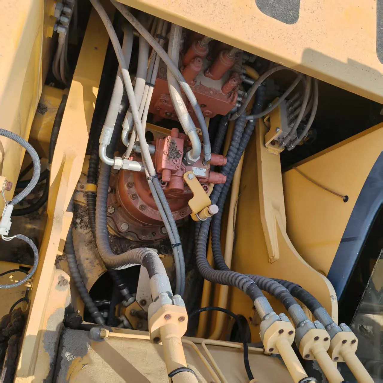 2017 used LiuGong 922E excavator - view 9