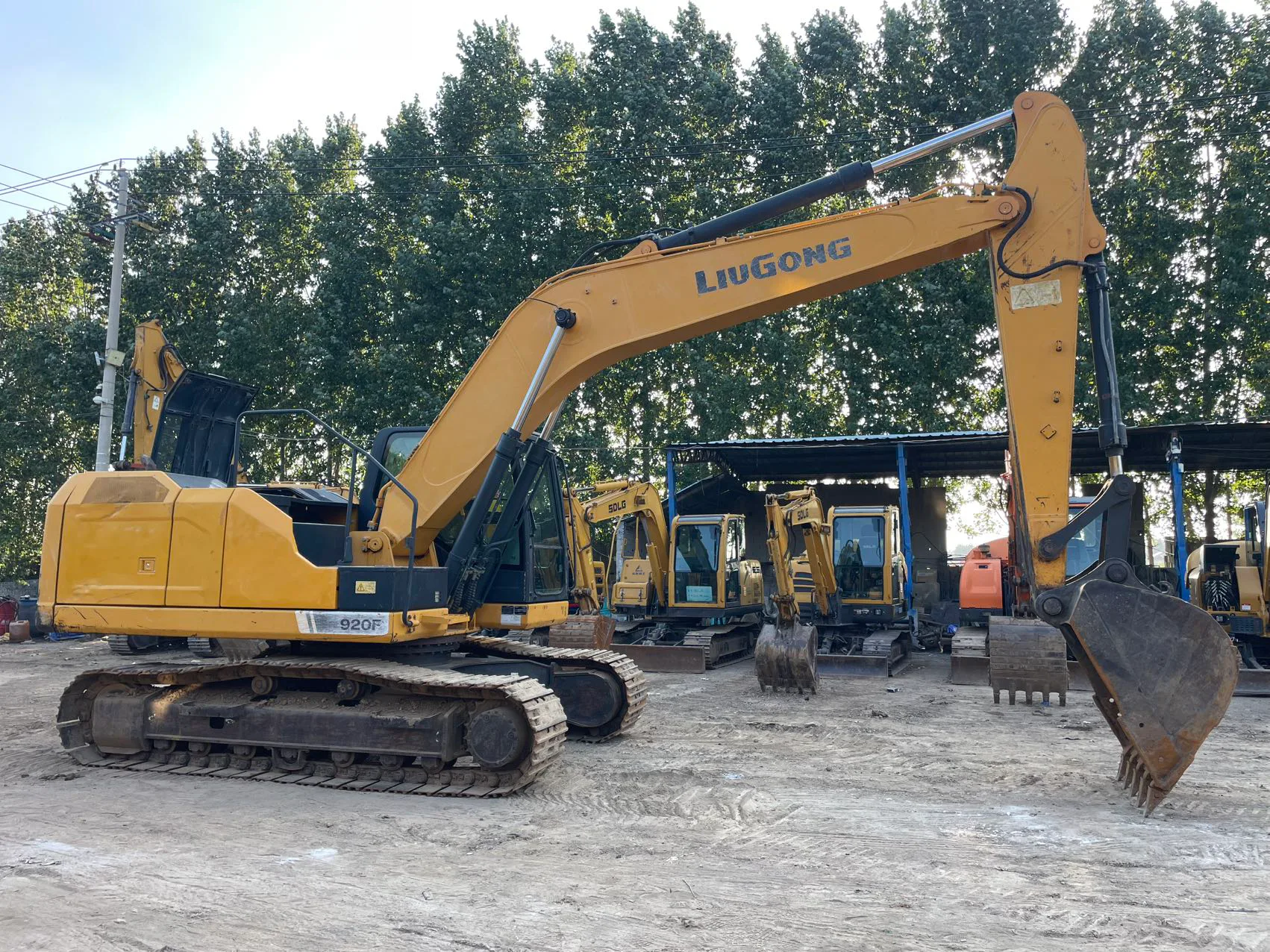 2022 used LiuGong 920F excavator - view 2