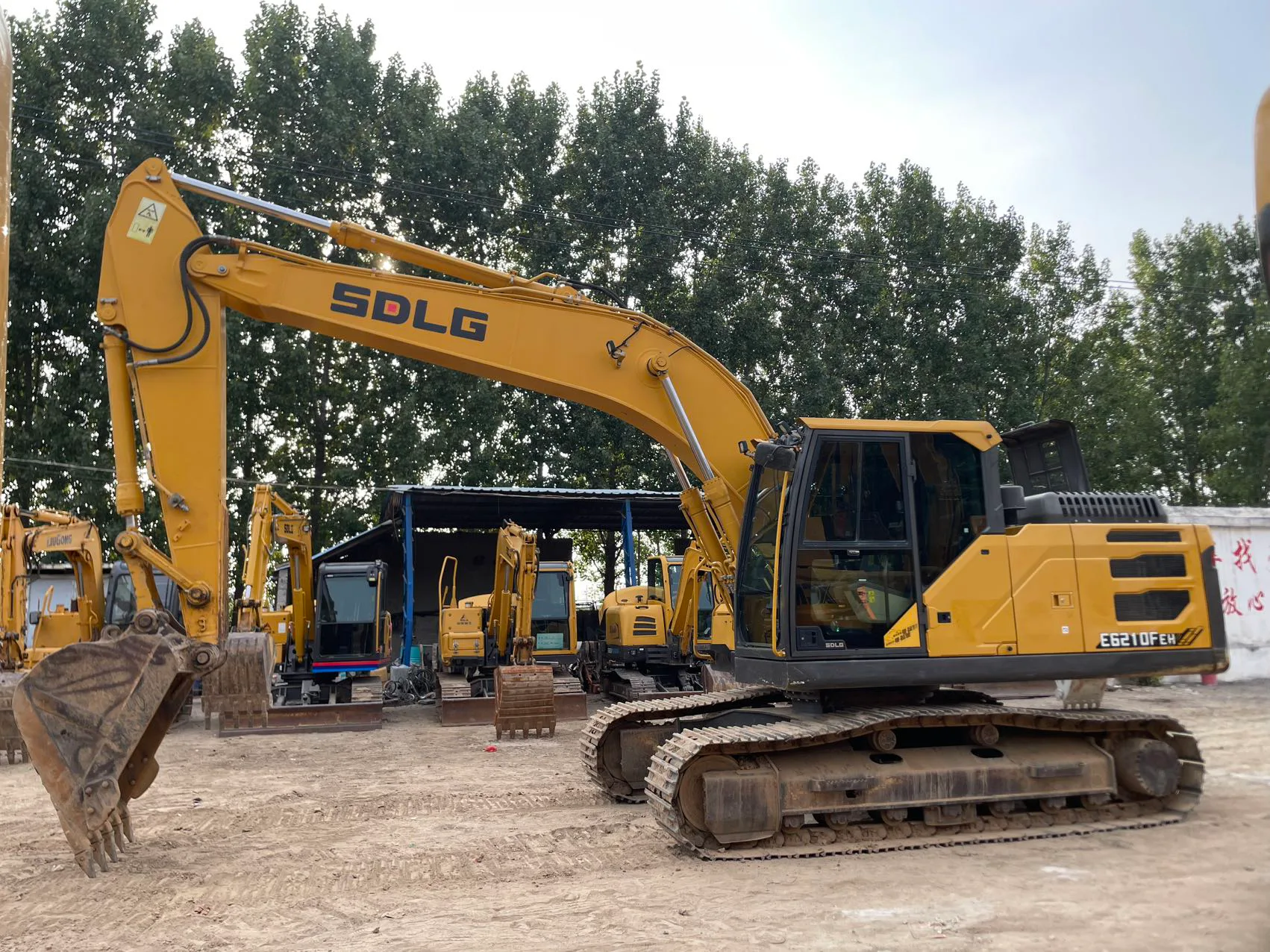 2022 used SDLG 210 excavator - view 1