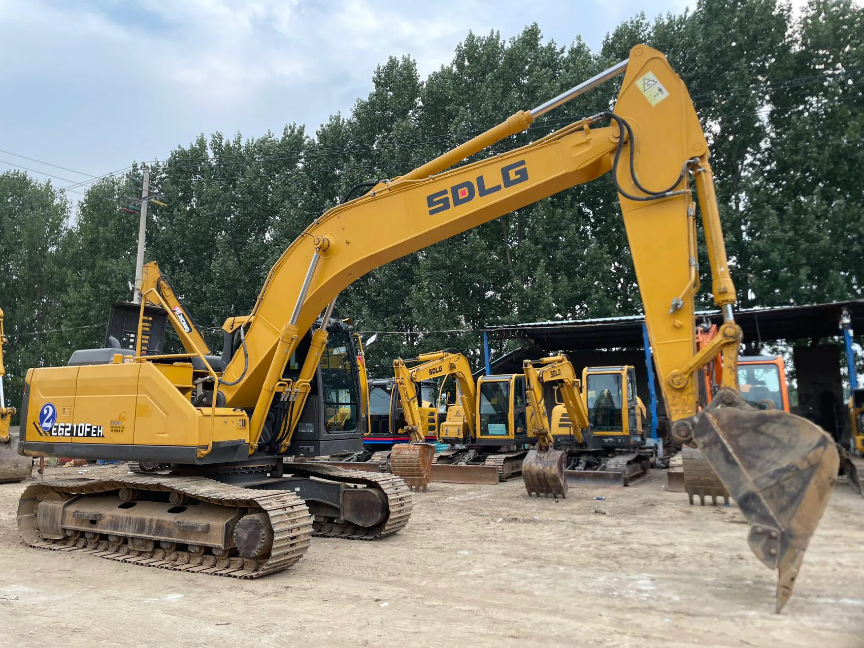 2022 used SDLG 210 excavator - view 2