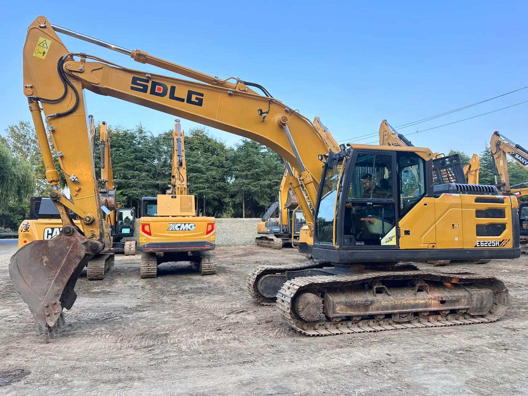 2023 used SDLG 205 excavator - view 1