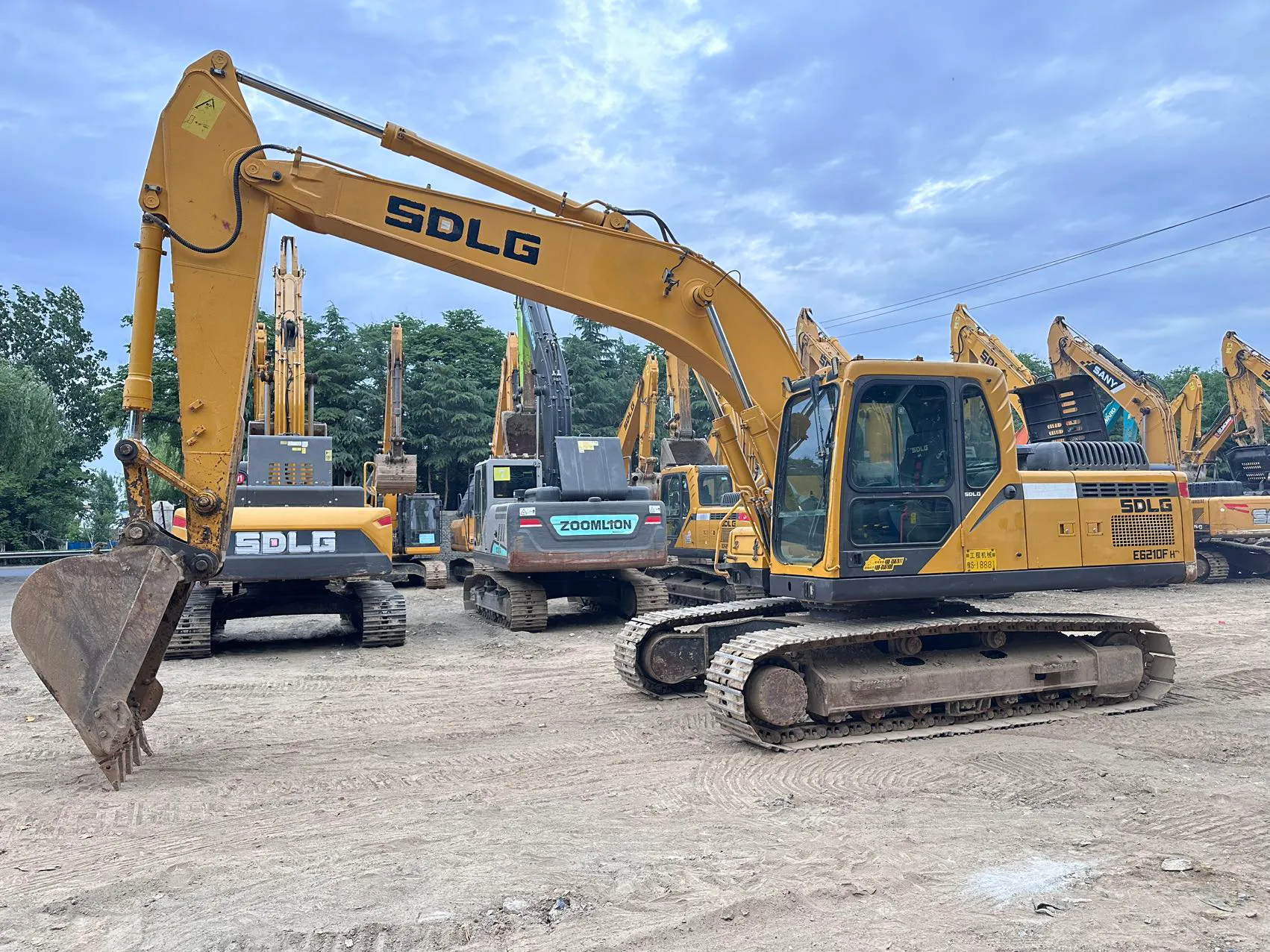 2017 used SDLG 210 excavator - view 2