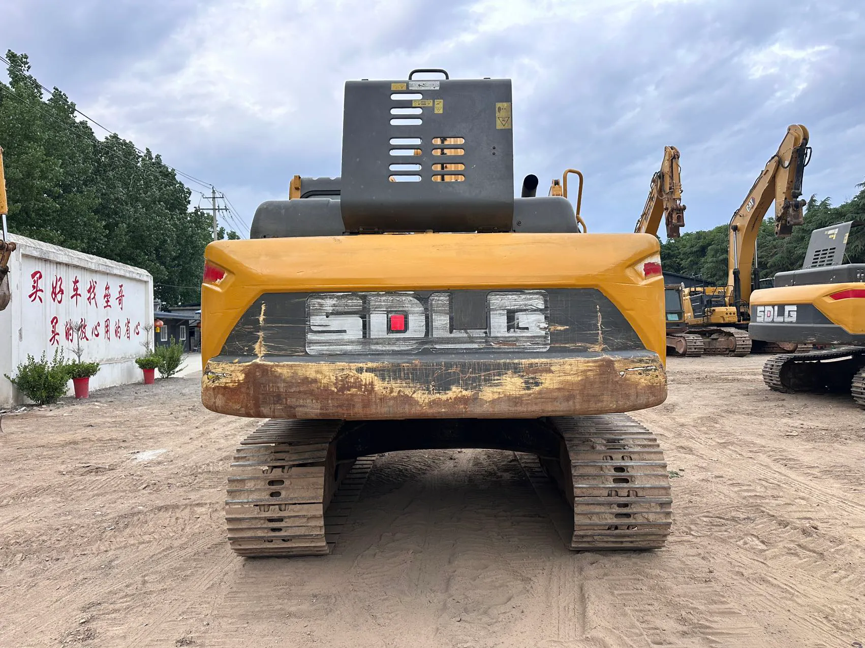 2017 used SDLG 210 excavator - view 5