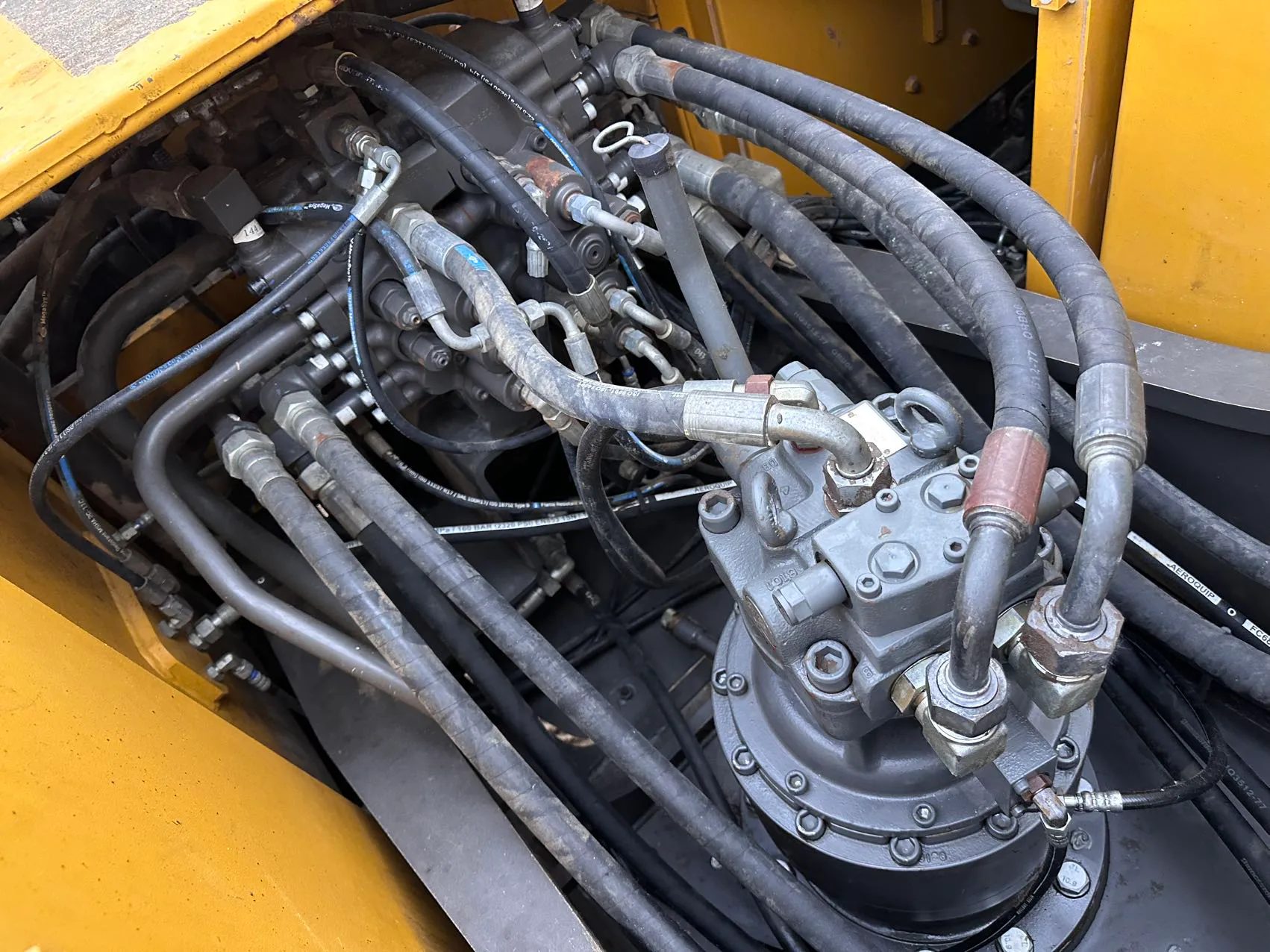 2017 used SDLG 210 excavator - view 9