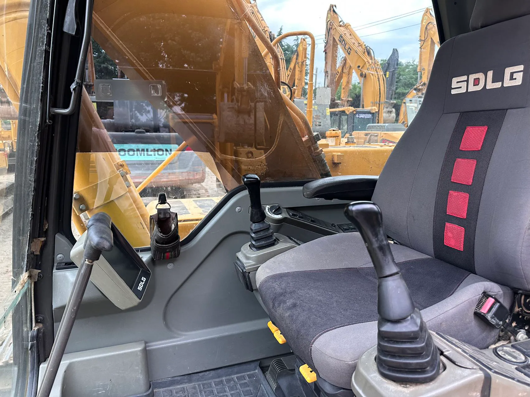 2017 used SDLG 210 excavator - view 13