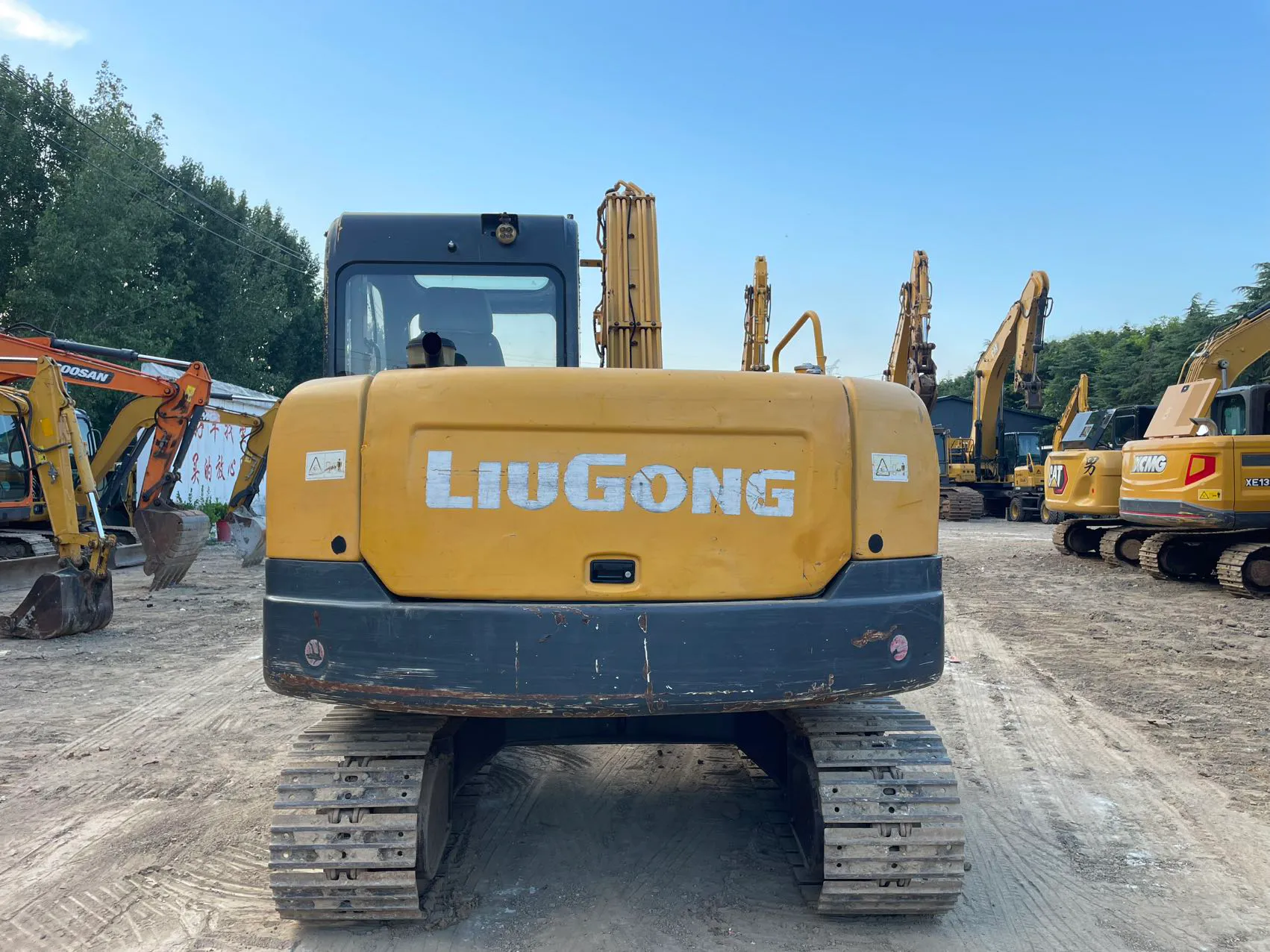 2017 used LiuGong 80 excavator - view 4