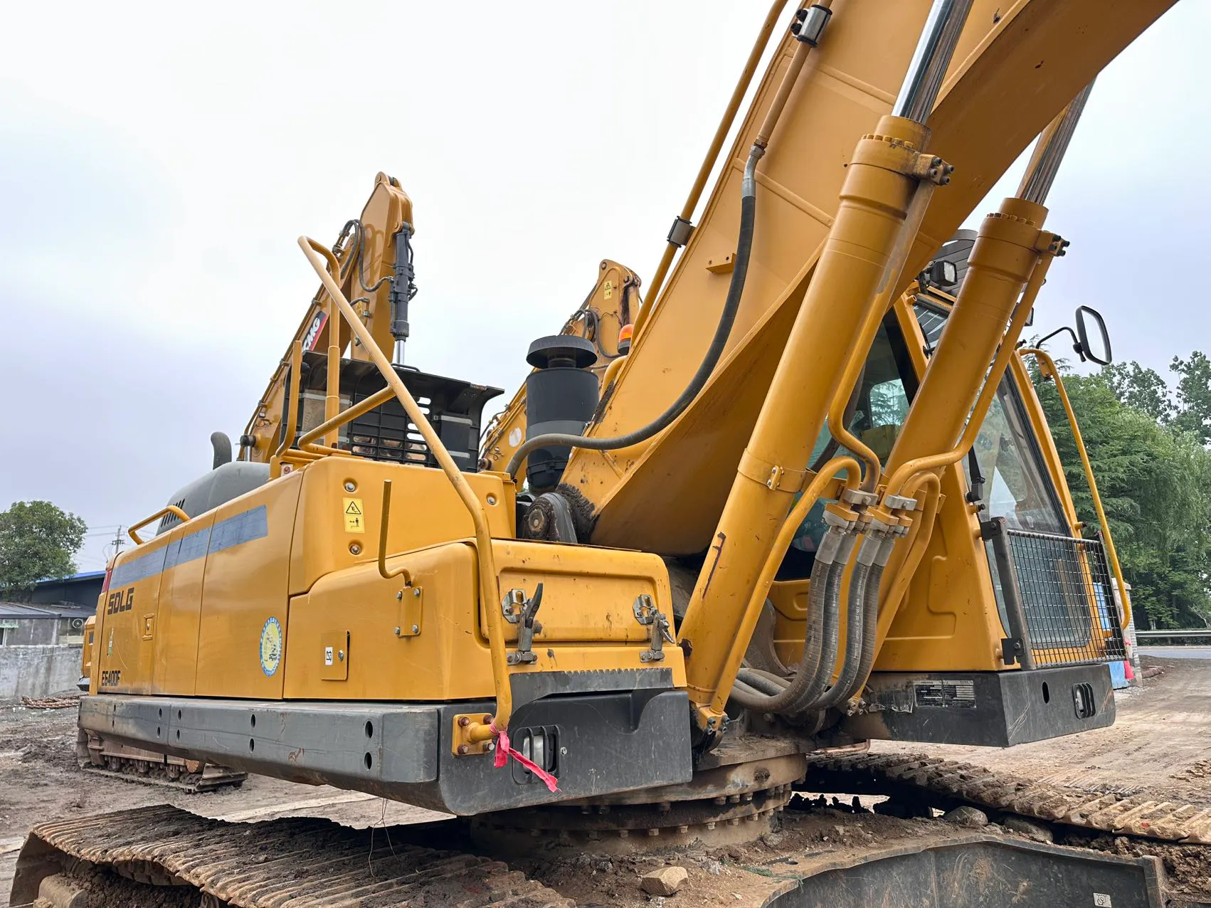 2019 used SDLG 400 excavator - view 5