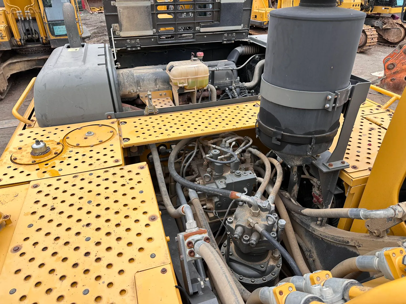 2019 used SDLG 400 excavator - view 11