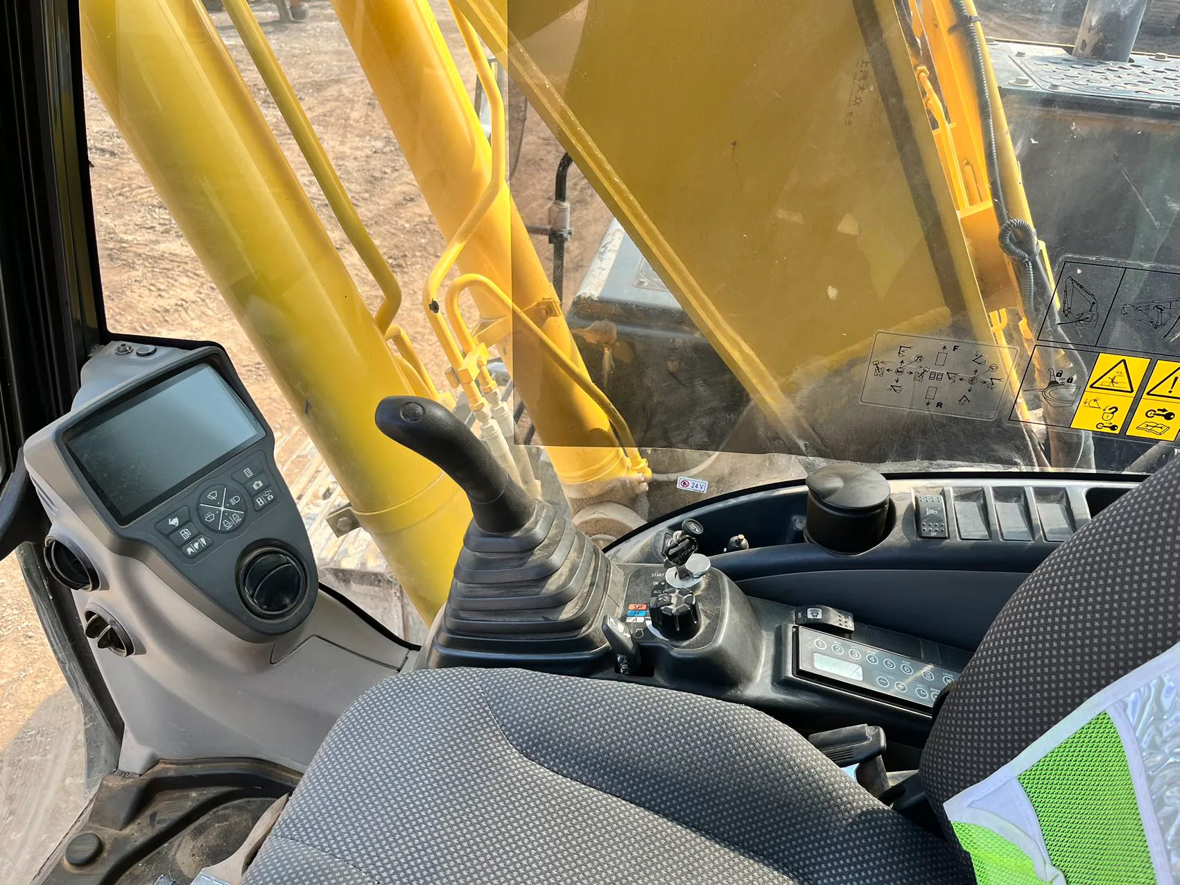 2020 used Sumitomo 180 excavator - view 16