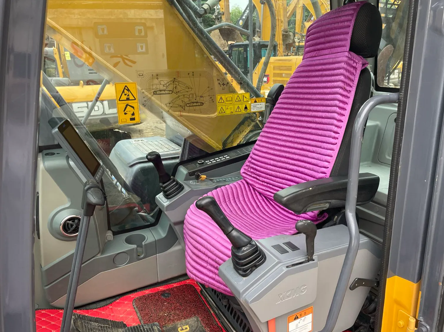2020 used XCMG 270 excavator - view 13