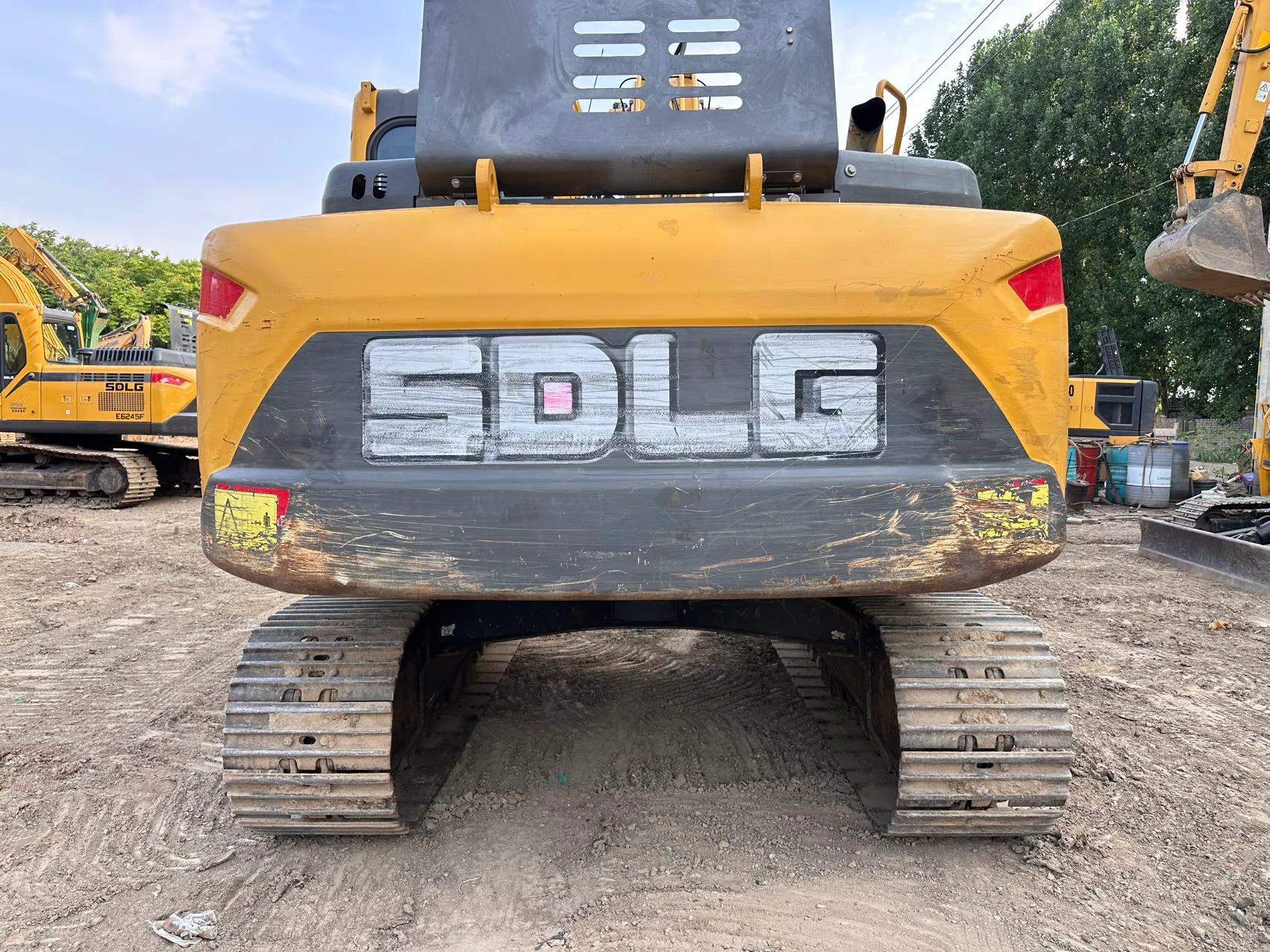 2021 used SDLG 135 excavator - view 3
