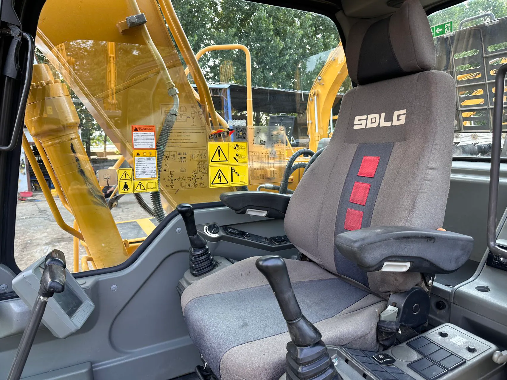 2021 used SDLG 135 excavator - view 15