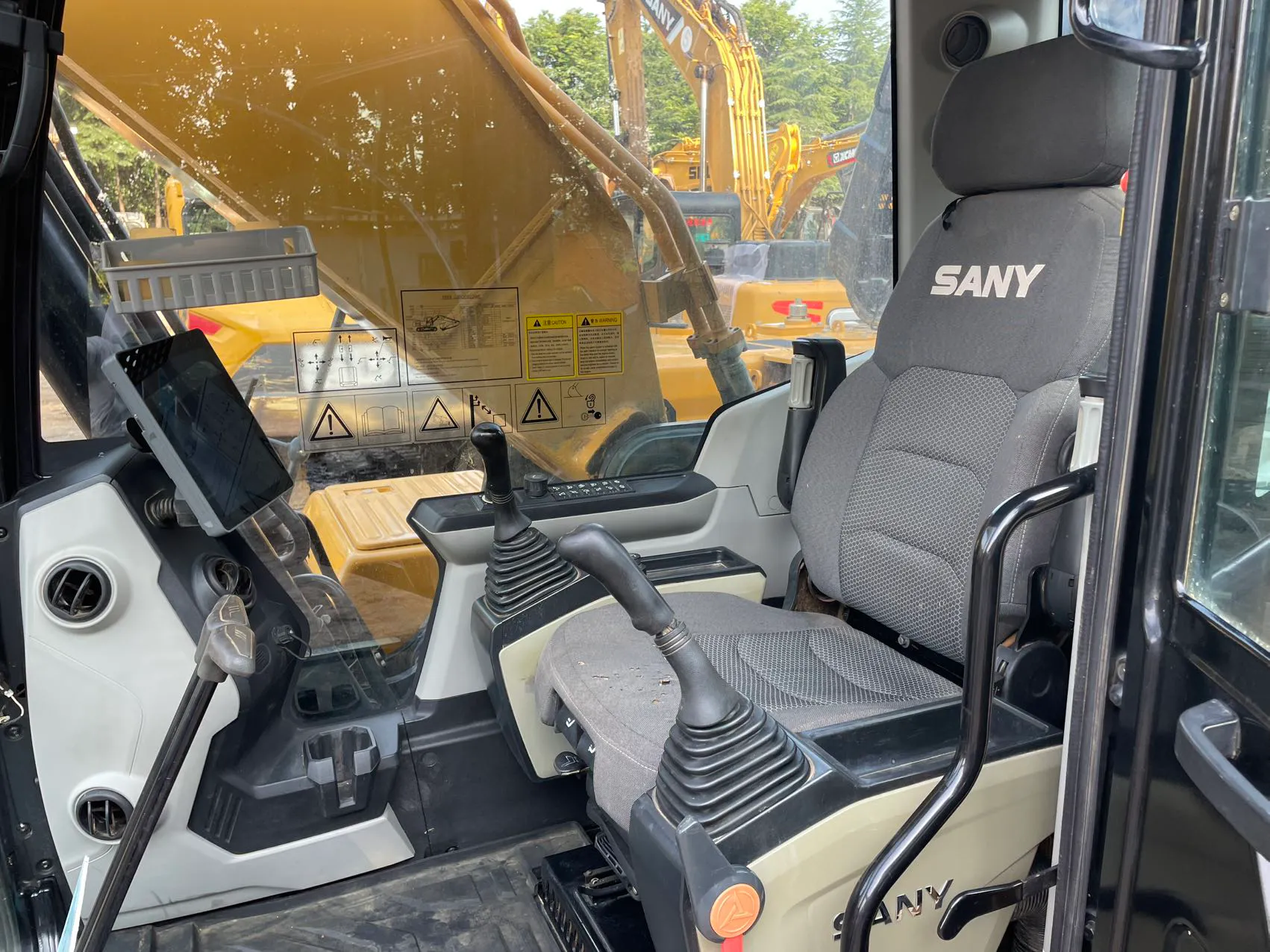 2021 used SANY 205 excavator - view 13