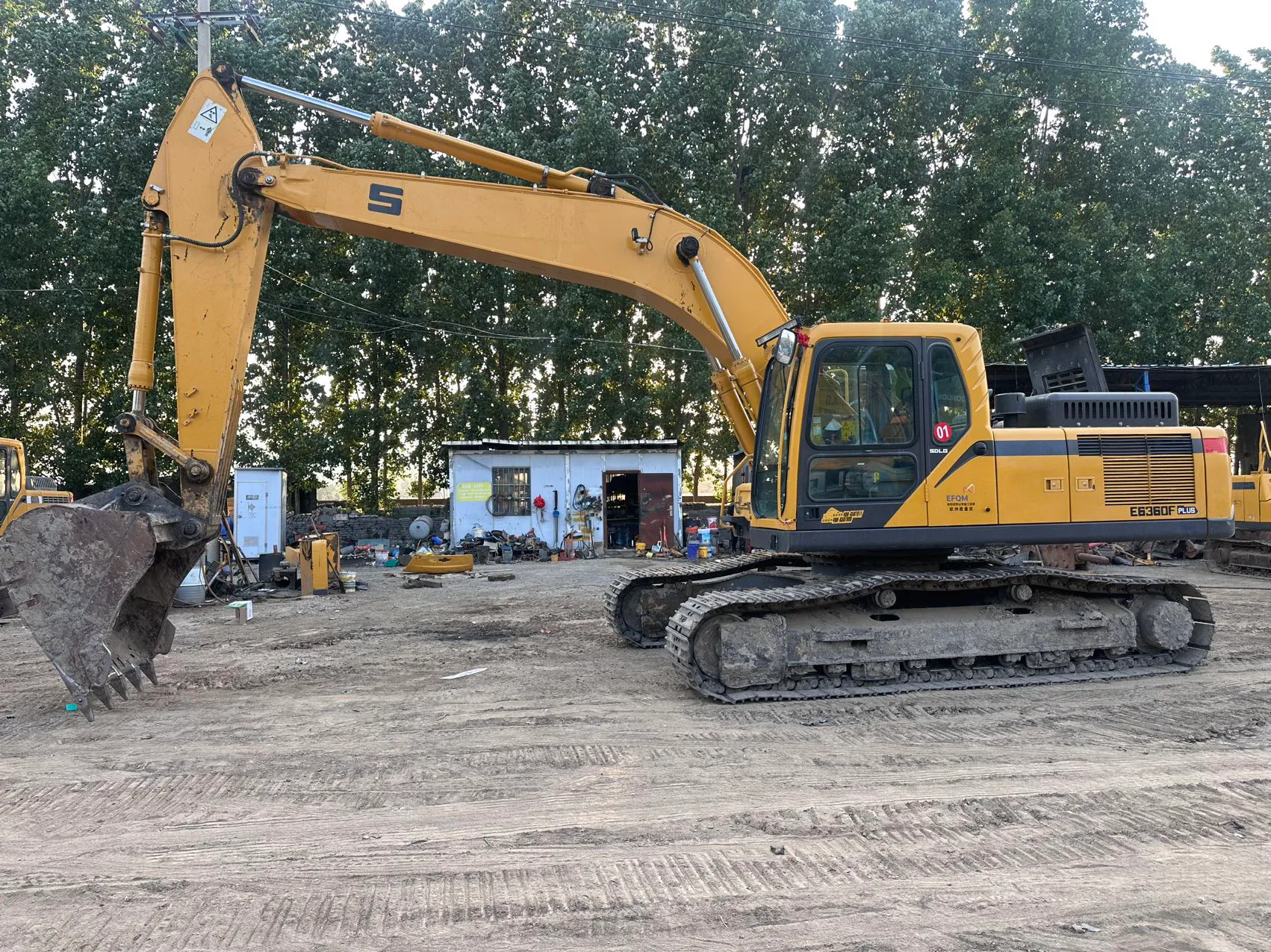 2022 used SDLG 255 excavator - view 1