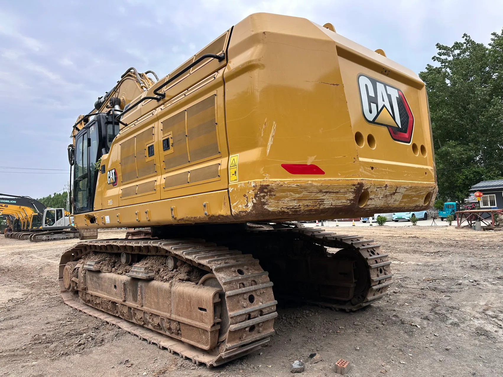 2023 used Caterpillar 374 excavator - view 6