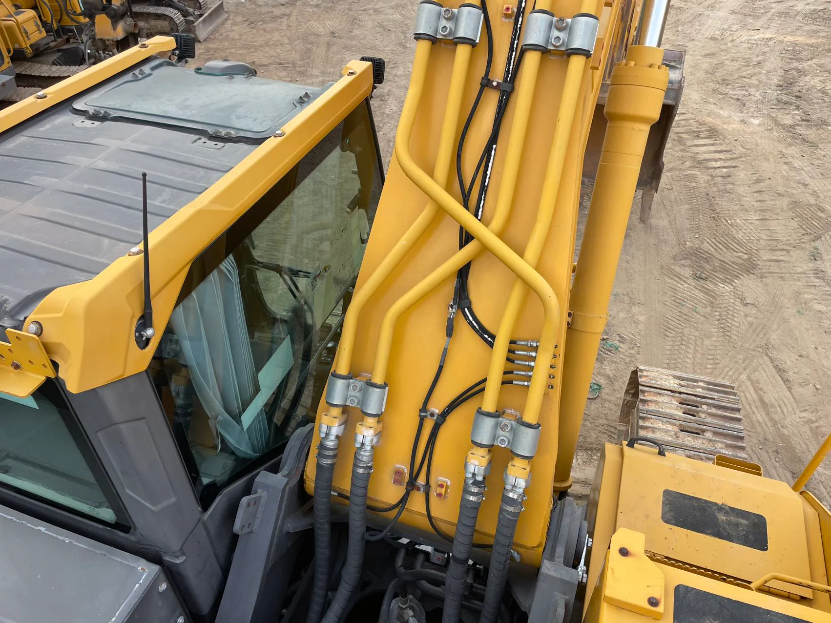 2023 used SDLG 335 excavator - view 9