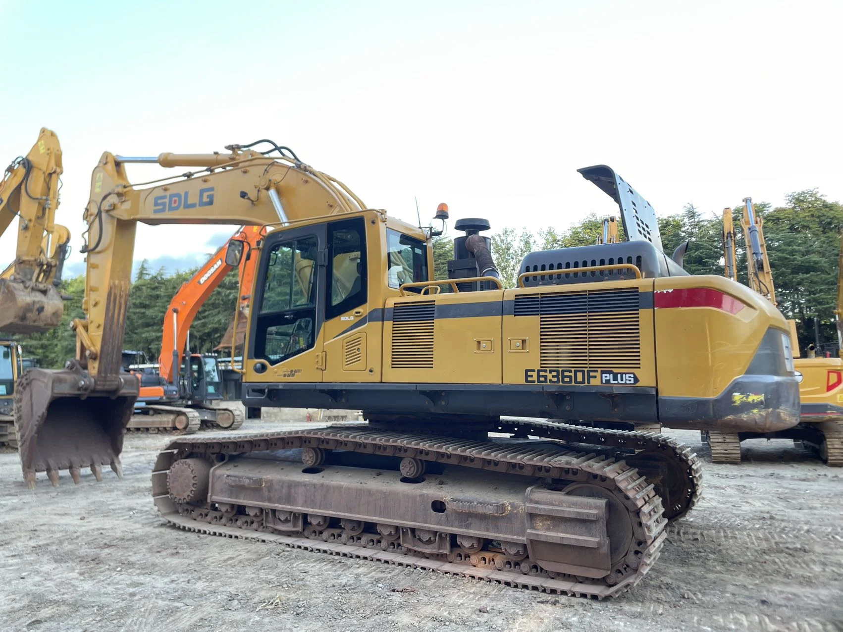 2021 used SDLG E6360F Plus excavator - view 3