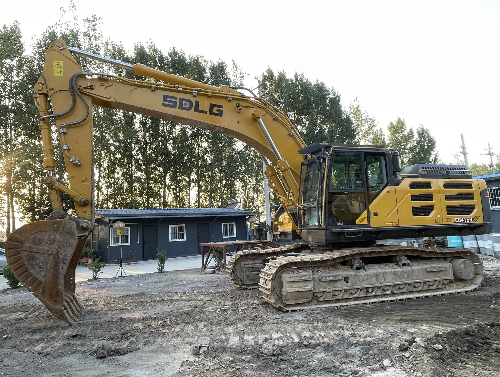 2025 used SDLG E6415H excavator - view 3
